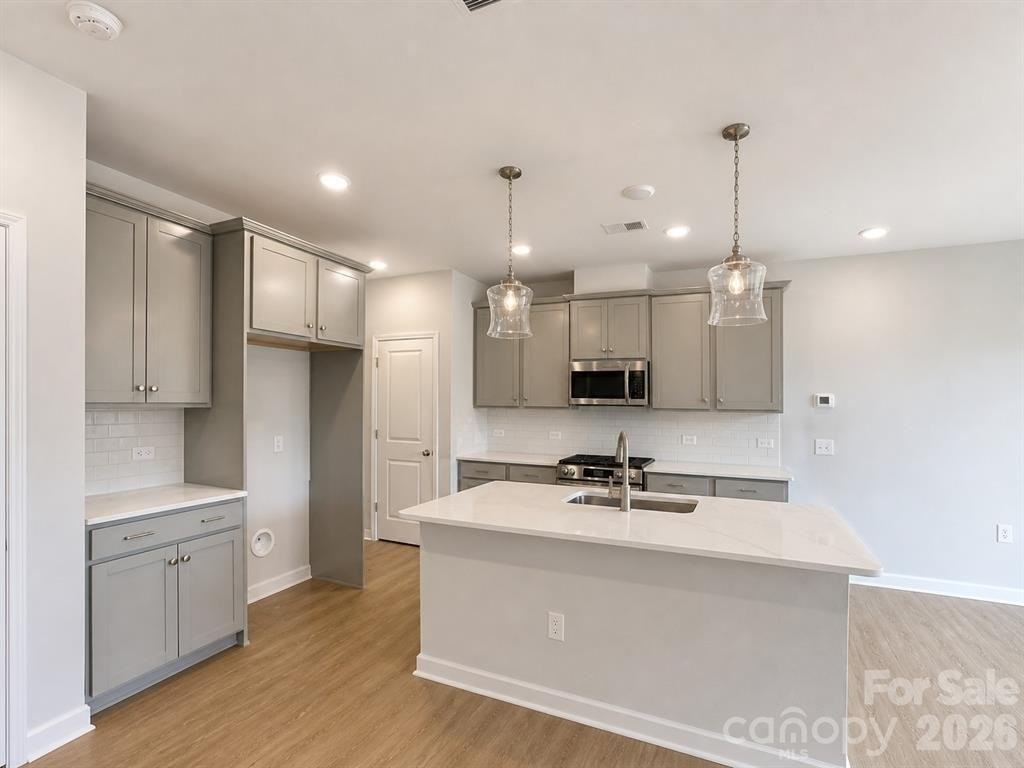 579 Cape Cod Way - Photo 4 of 9