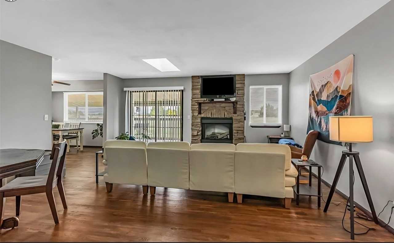 217 W Linden Ave - Photo 3 of 19