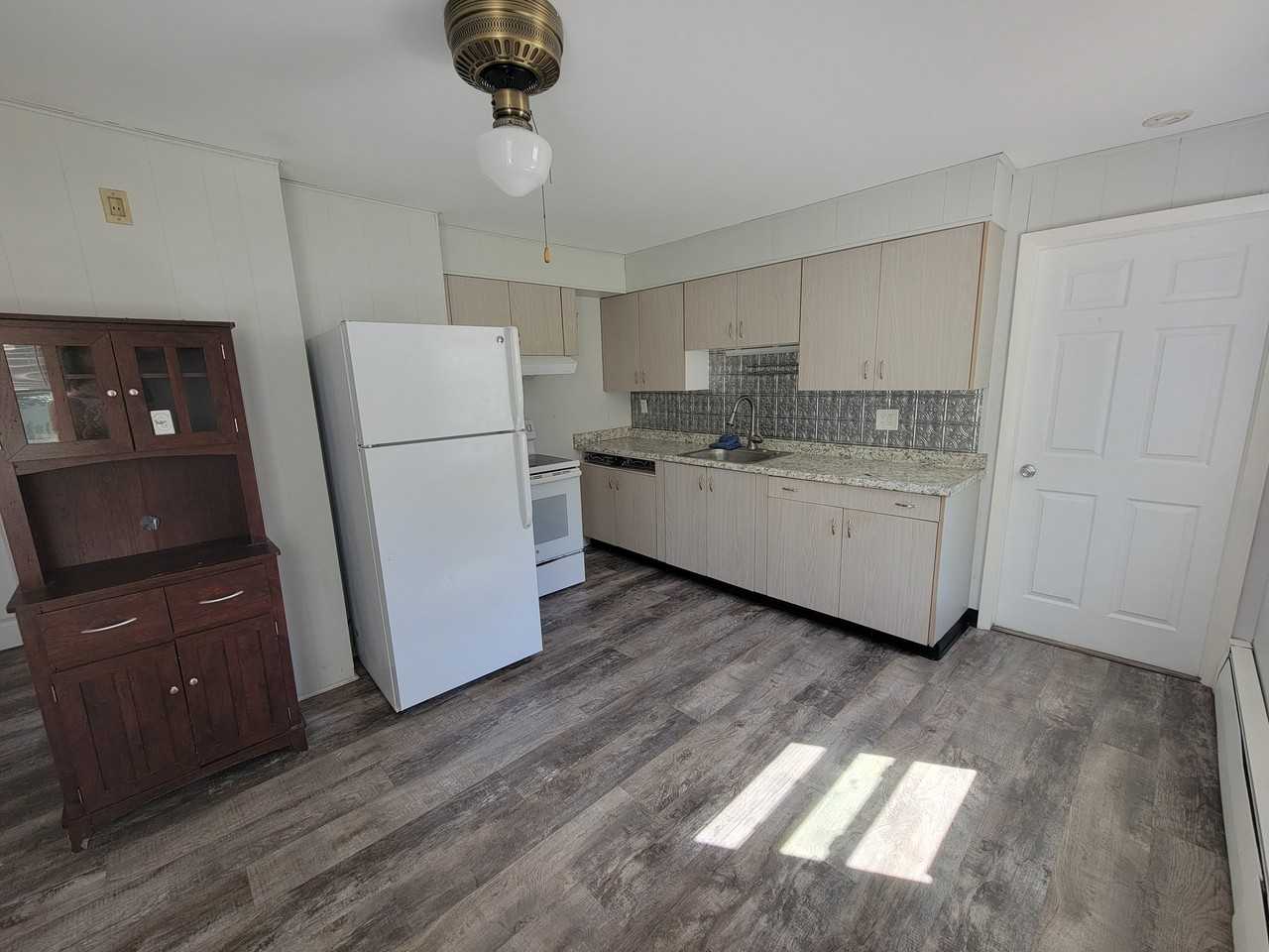 10 Ostend St #1