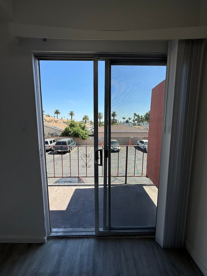 14026 Paramount Blvd #11 - Photo 6 of 19
