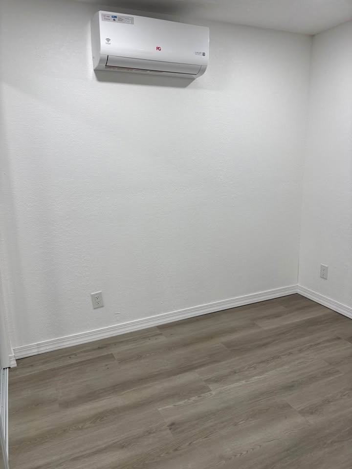 4802 E Sligh Ave - Photo 4 of 8