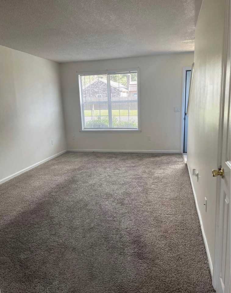 107 Hickory Ln Unit D #D - Photo 5 of 13