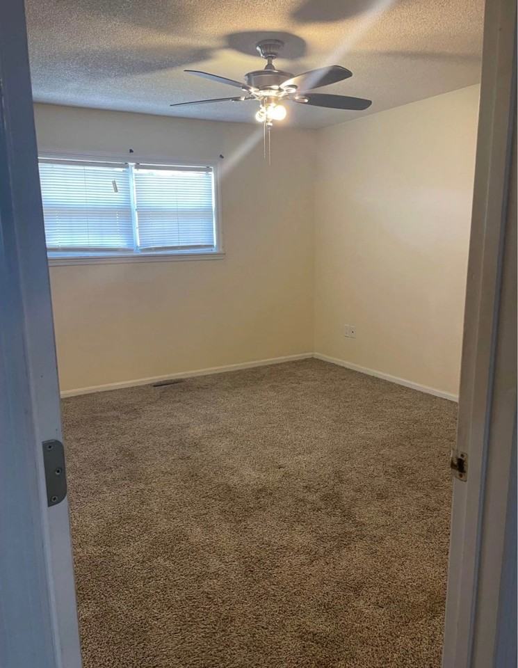 107 Hickory Ln Unit D #D - Photo 7 of 13
