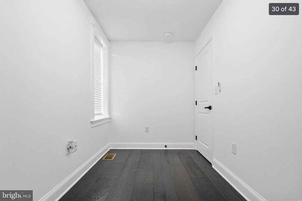 500 N Lakewood Ave - Photo 3 of 16