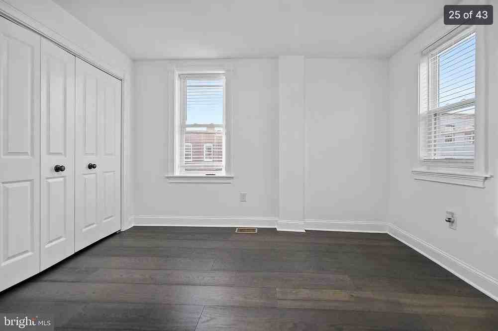 500 N Lakewood Ave - Photo 4 of 16
