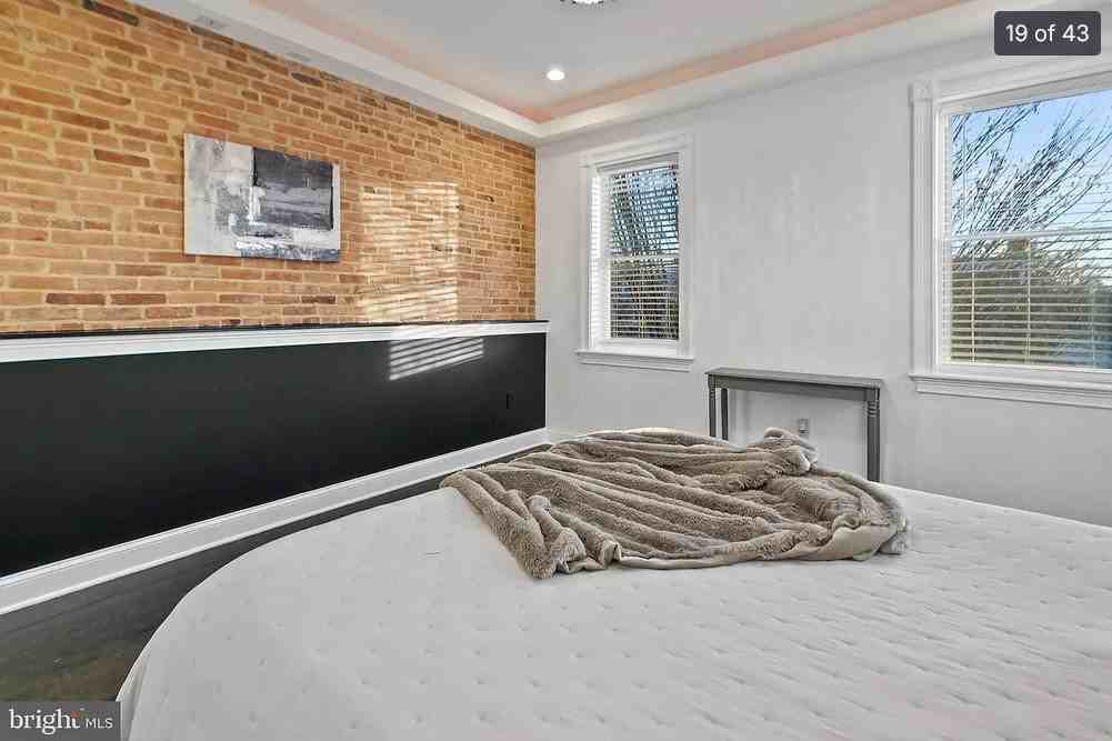 500 N Lakewood Ave - Photo 5 of 16