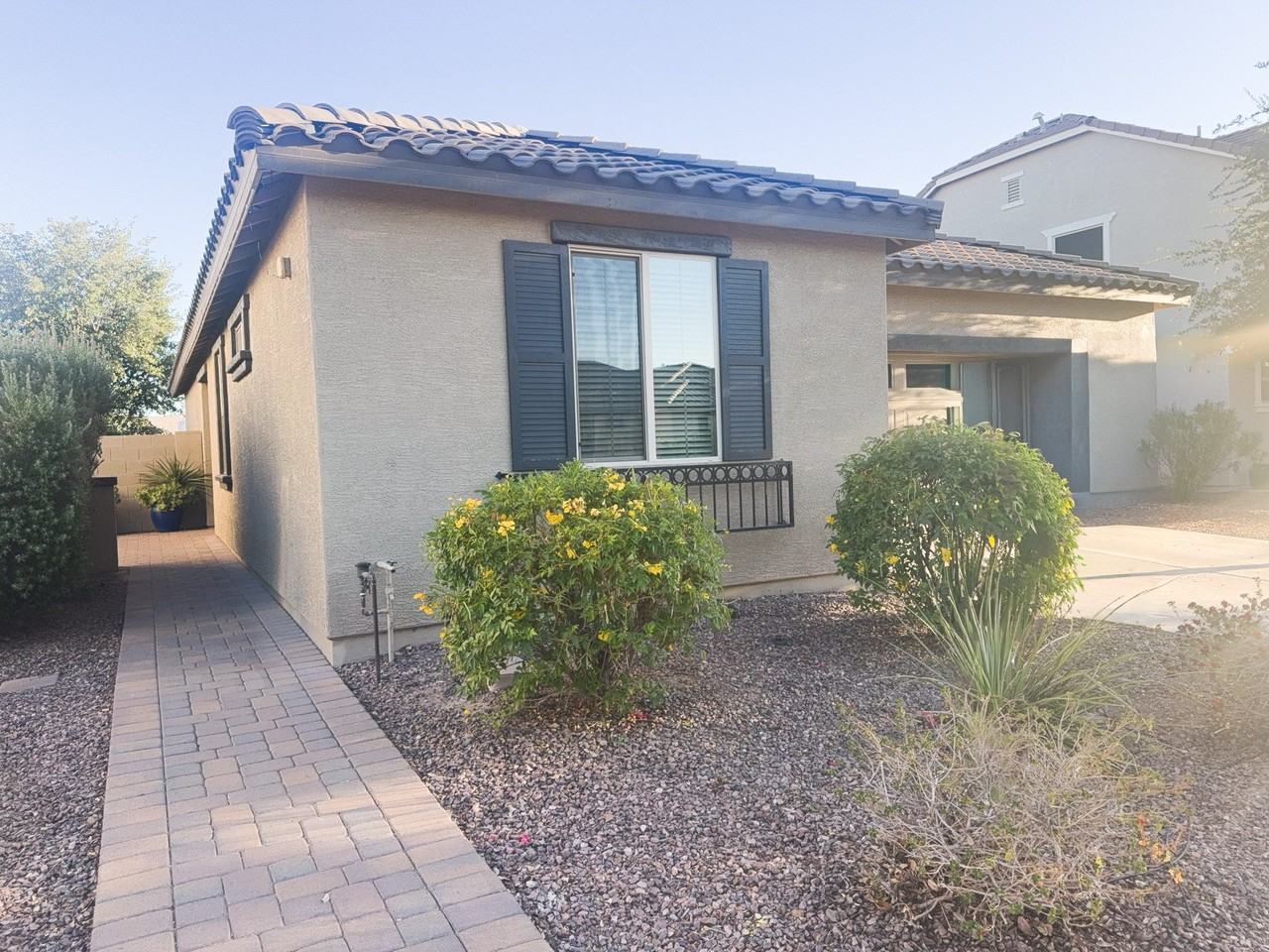 21005 E Pecan Ln - Photo 2 of 20