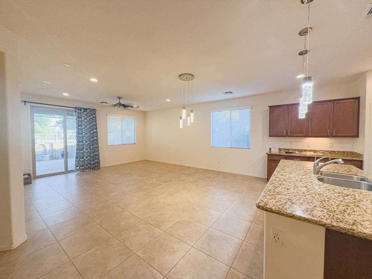 21005 E Pecan Ln - Photo 6 of 20