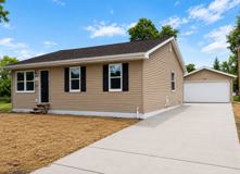 1128 Lyndon St - Photo 1 of 1