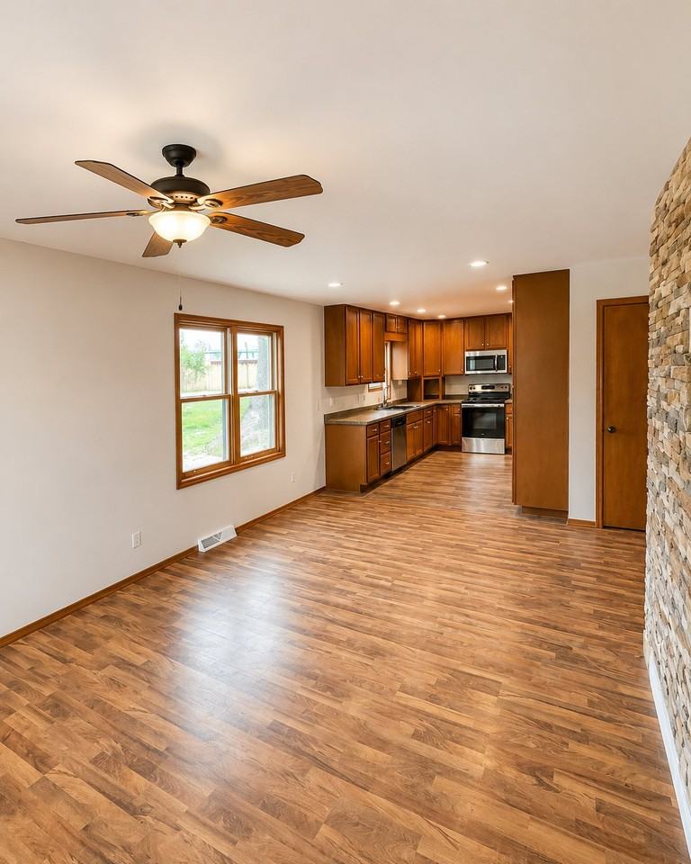 1128 Lyndon St - Photo 7 of 11