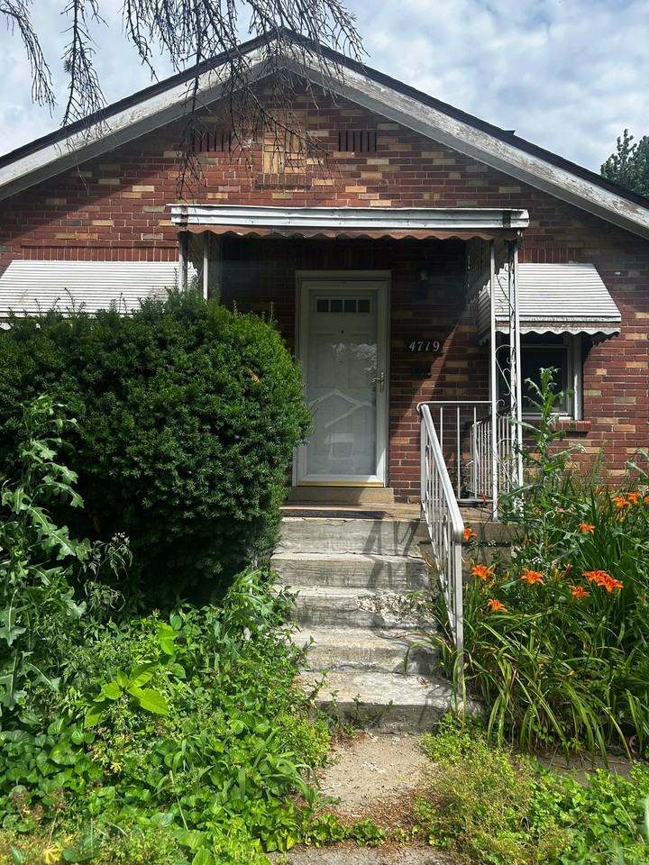 4719 Plover Ave - Photo 4 of 19