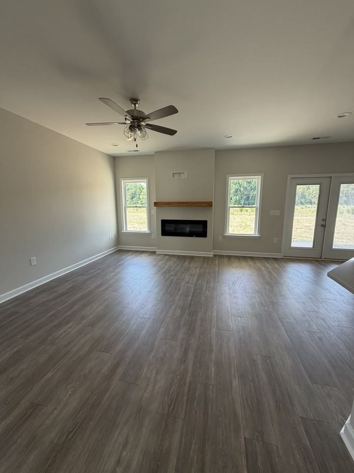 405 Creeks Edge Dr - Photo 2 of 10