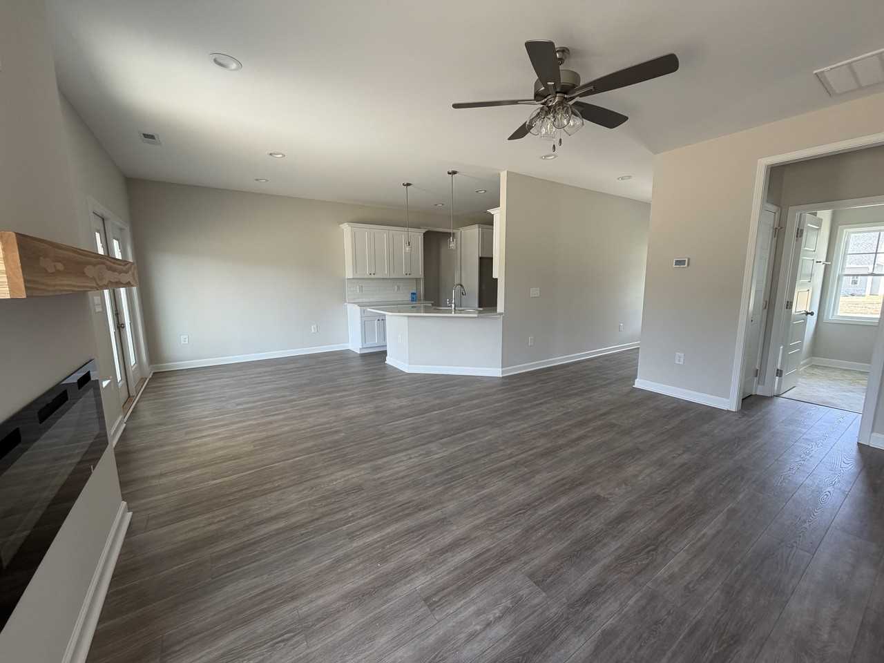 405 Creeks Edge Dr - Photo 3 of 10