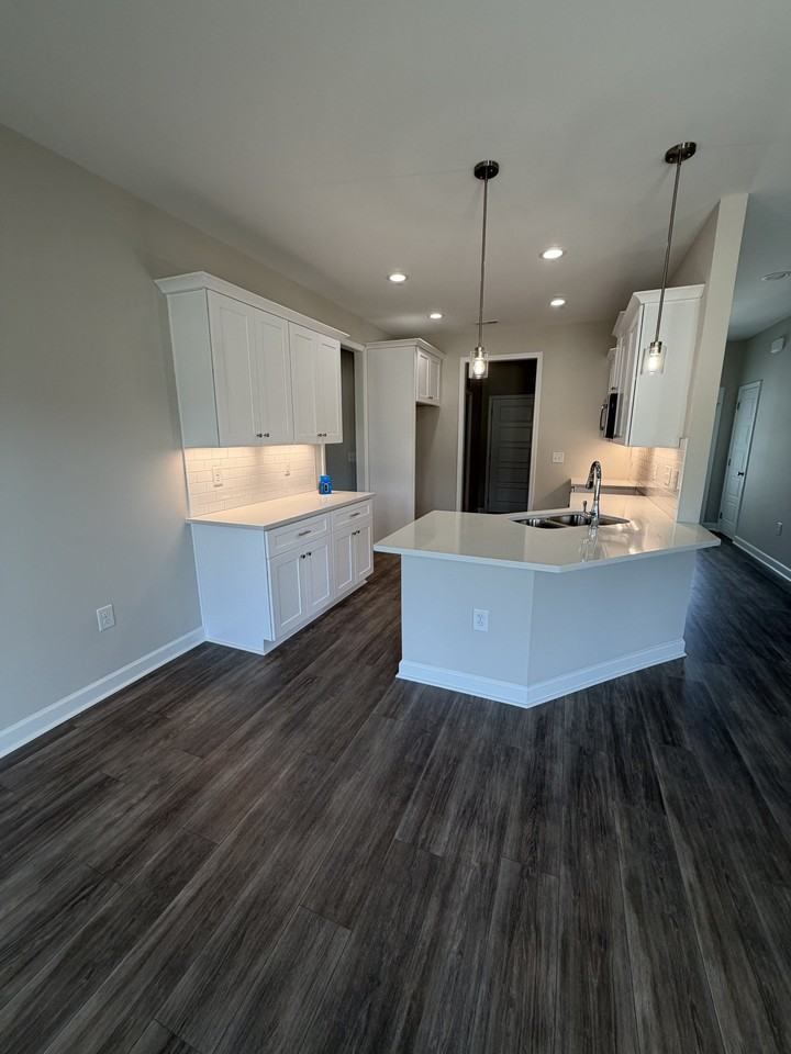 405 Creeks Edge Dr - Photo 4 of 10