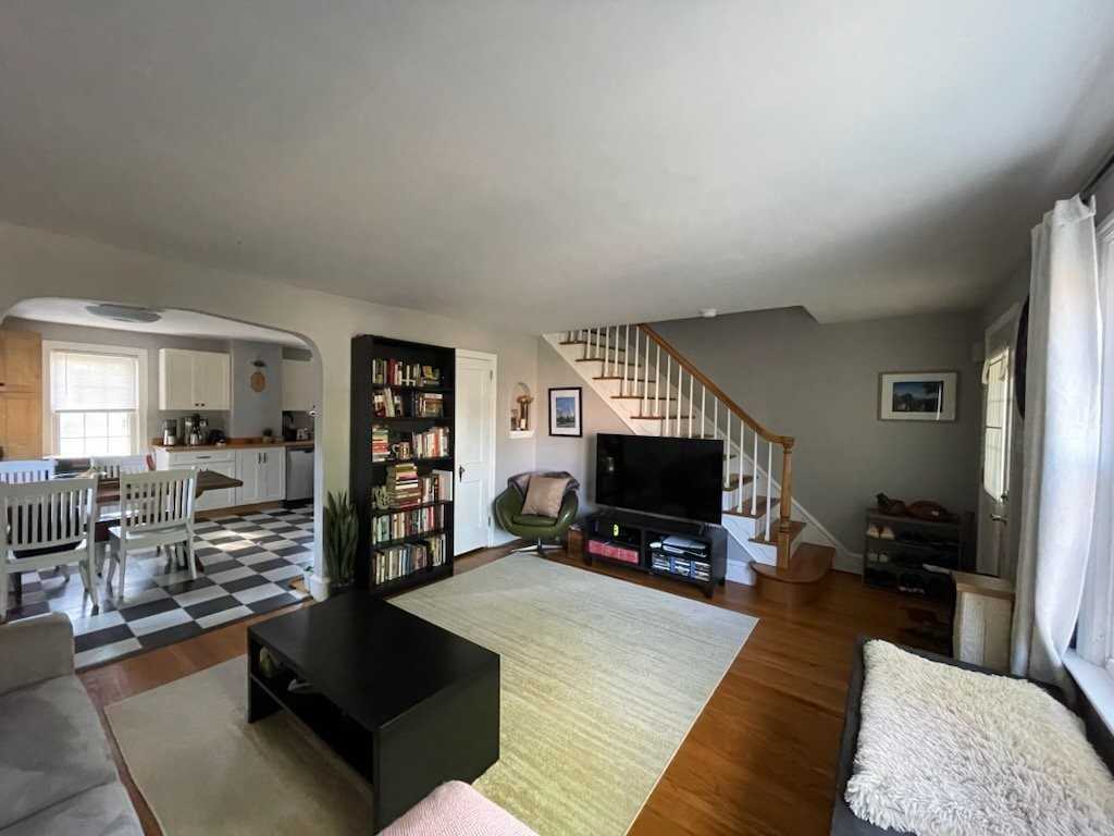 2 W Summerfield Ave - Photo 2 of 11