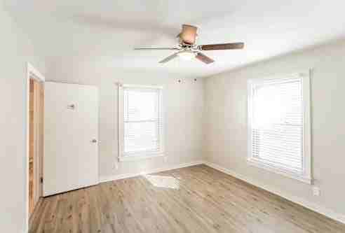 3827 Cornish Ave - Photo 6 of 9