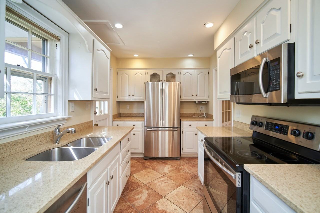 4222 46th St Nw - Photo 2 of 13