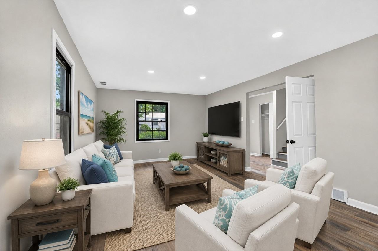 2390 Teakwood Manor Dr - Photo 4 of 20