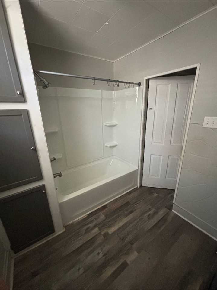 710 S Main St - Photo 6 of 12
