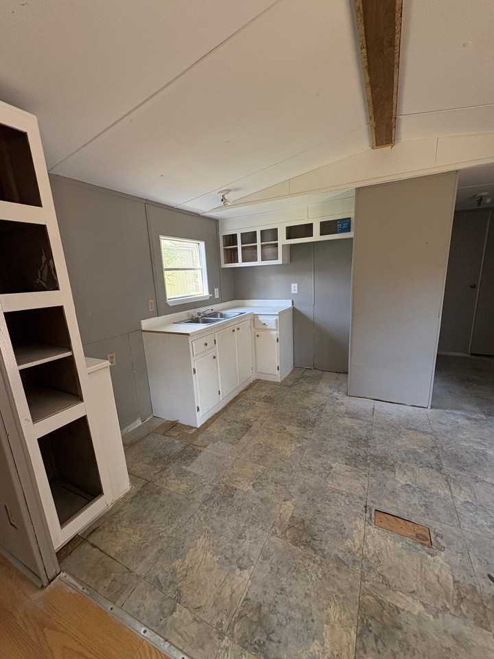139 Landing Ln #139 - Photo 4 of 7