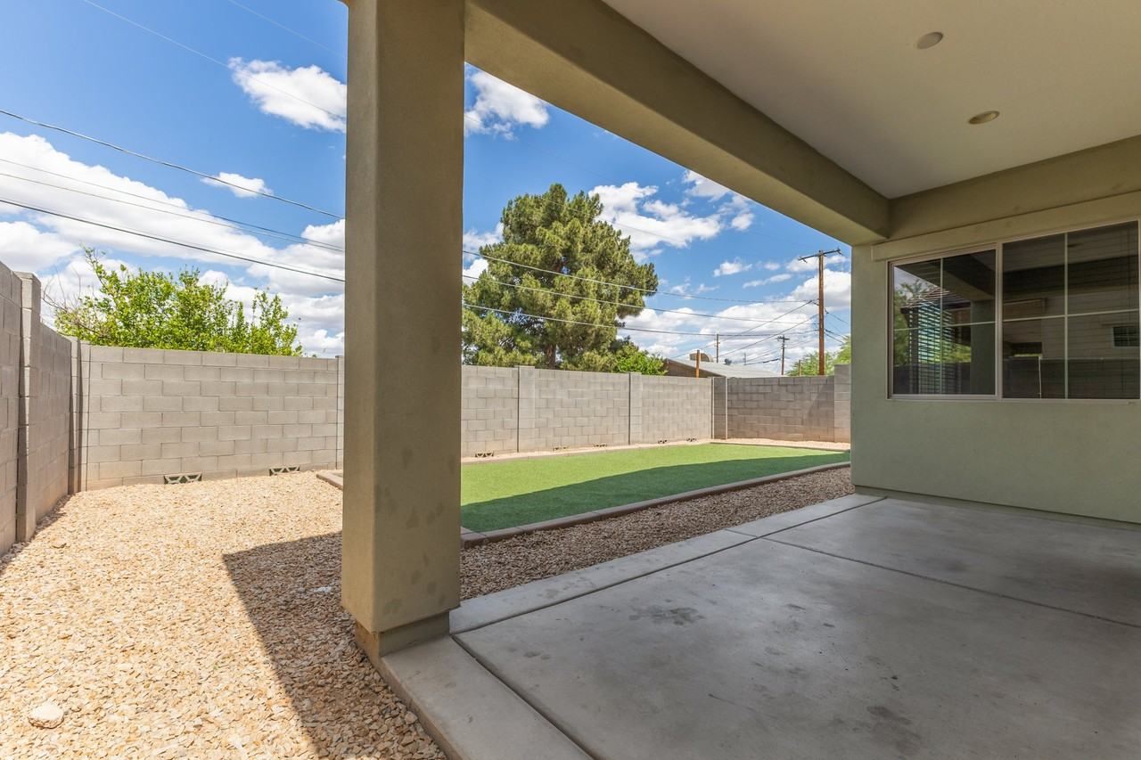 2338 W Sierra Vista Dr - Photo 3 of 20