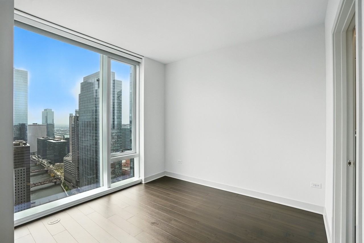100 W Wolf Point Plz - Photo 7 of 20
