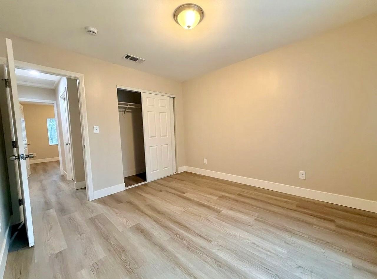 1550 N Pershing Ave - Photo 5 of 17