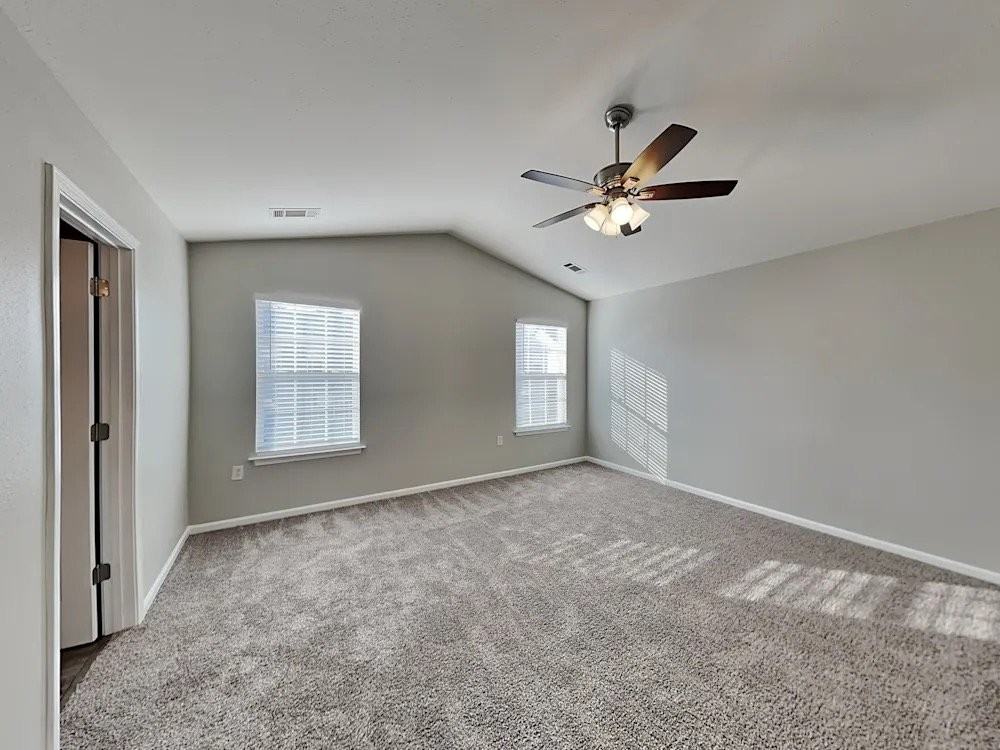 261 Brooktree Dr - Photo 3 of 6