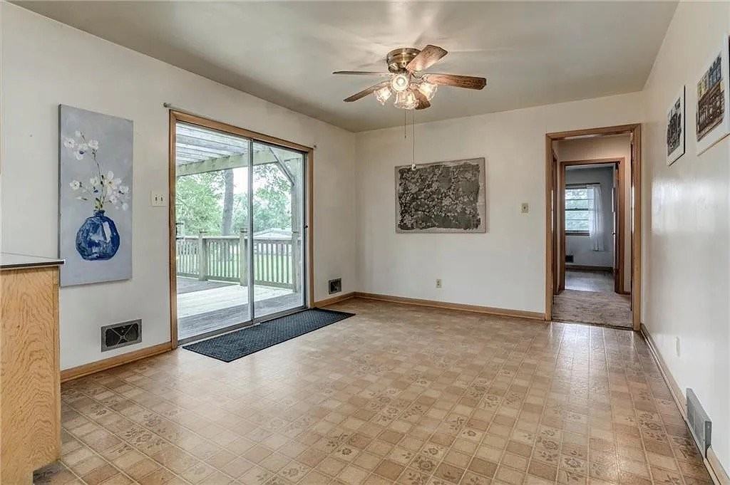 261 Brooktree Dr - Photo 6 of 6