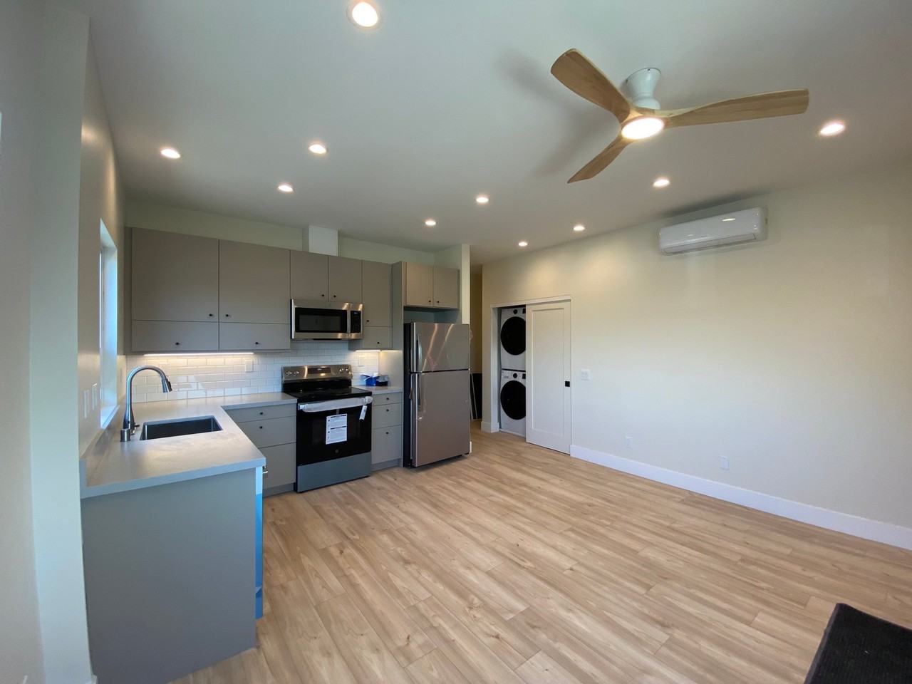 11289 Ganesta Rd - Photo 5 of 14