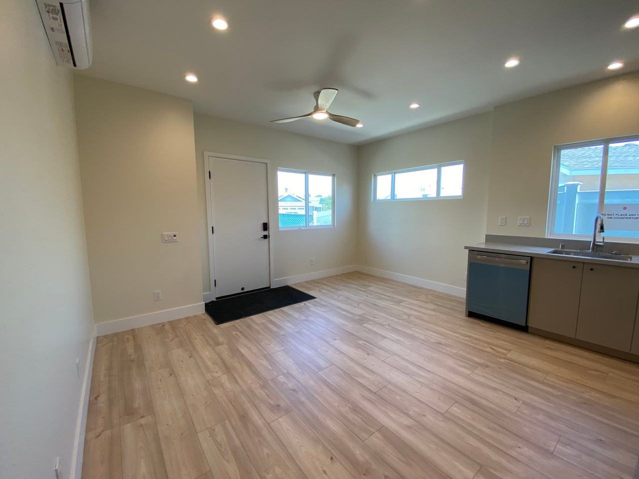 11289 Ganesta Rd - Photo 6 of 14