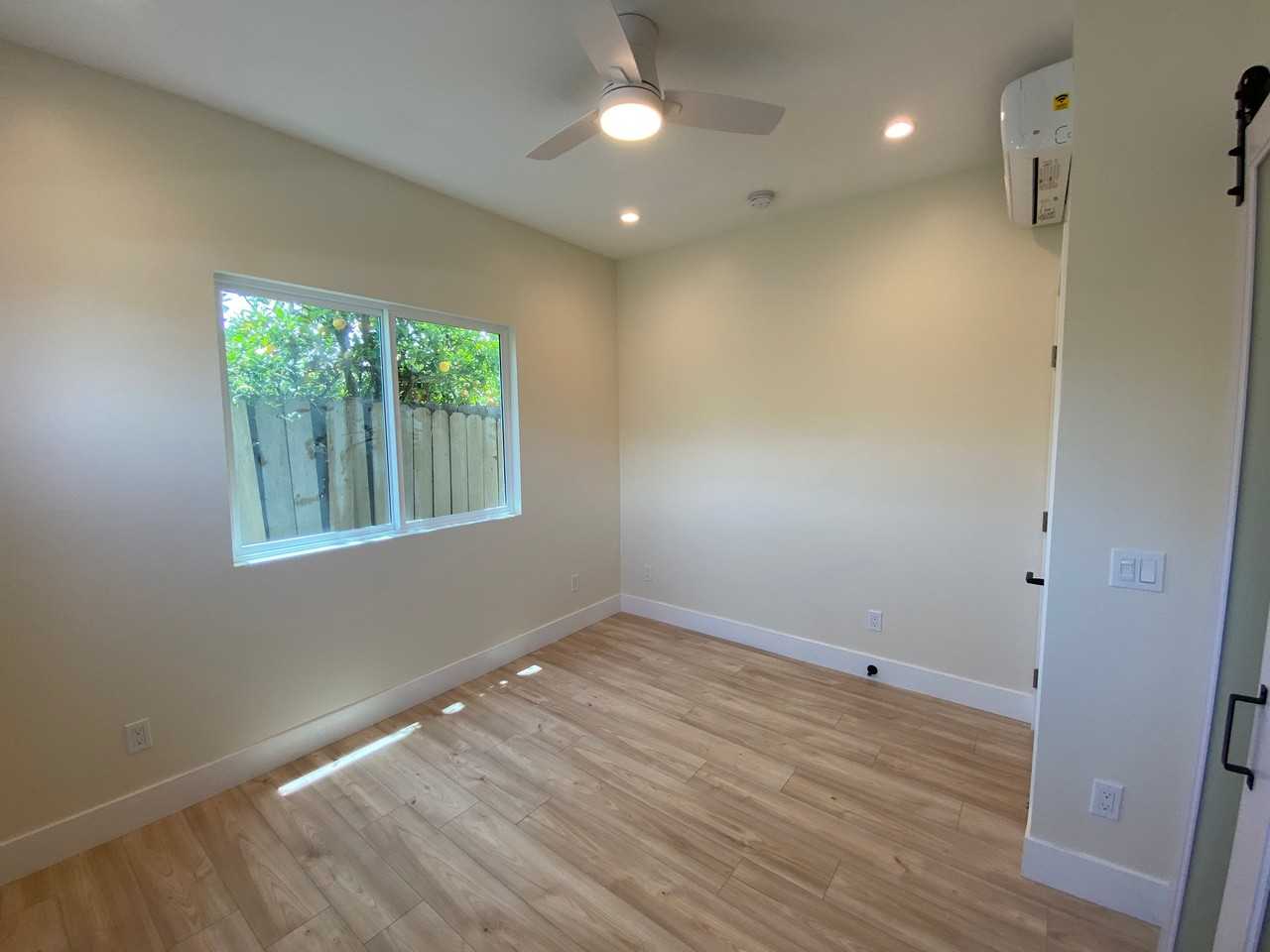 11289 Ganesta Rd - Photo 7 of 14