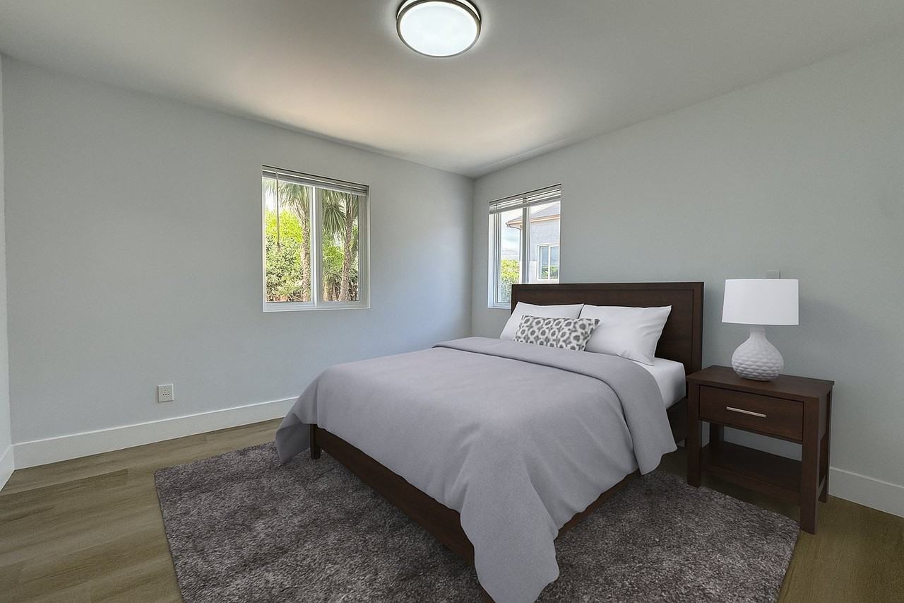 2608 Nw 3rd St - Photo 4 of 9