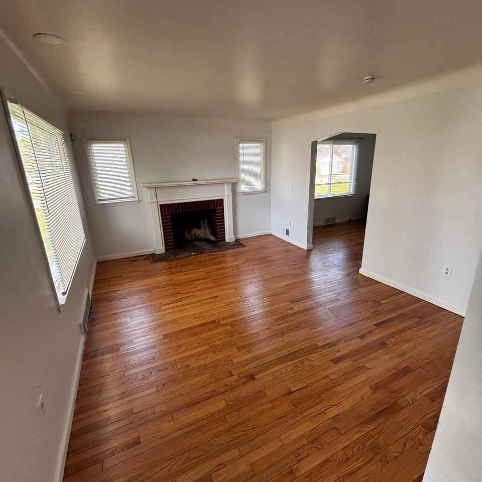15508 Coyle St - Photo 3 of 10