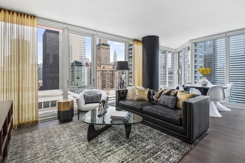 29 W Lake St