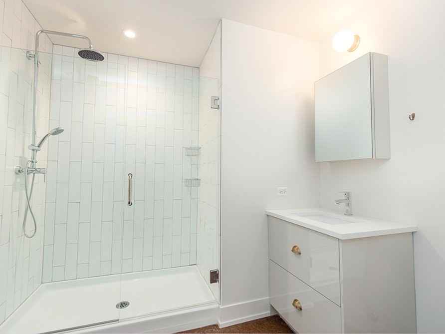 29 E Adams St #606