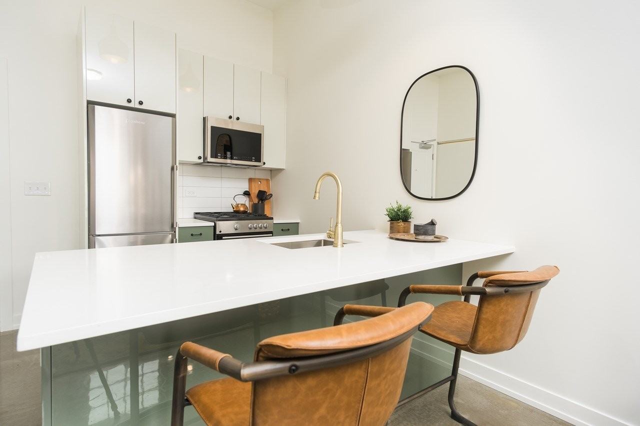 1519 W Madison St #A212 - Photo 5 of 12