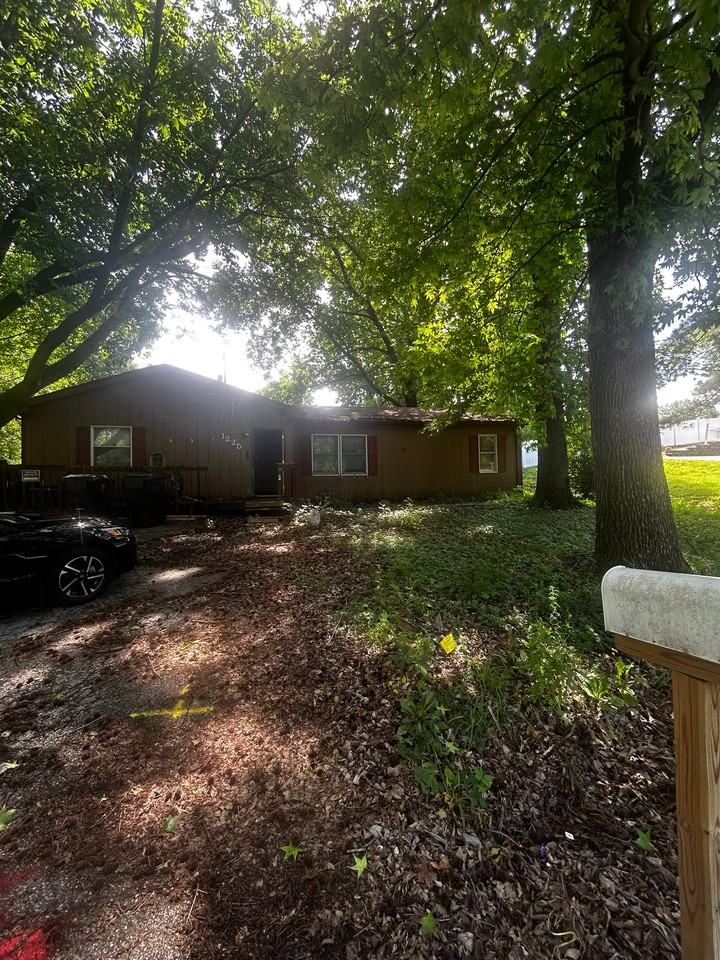 1225 East Dr