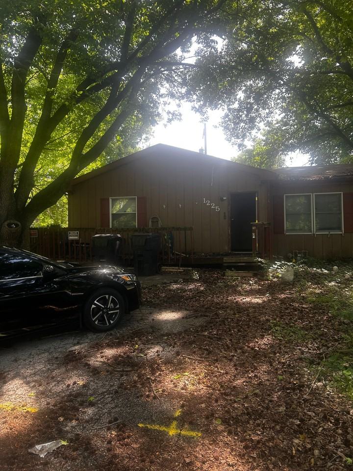 1225 East Dr - Photo 3 of 20