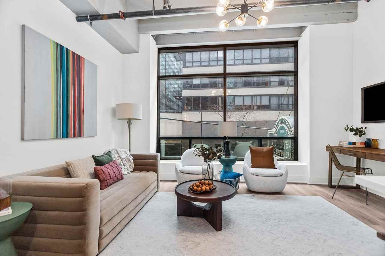 131 S Clinton St #603 - Photo 6 of 20
