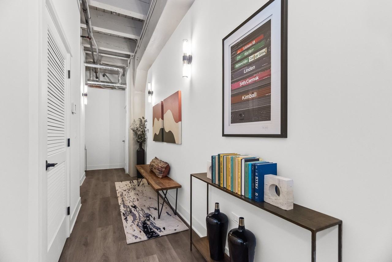 131 S Clinton St #603 - Photo 7 of 20