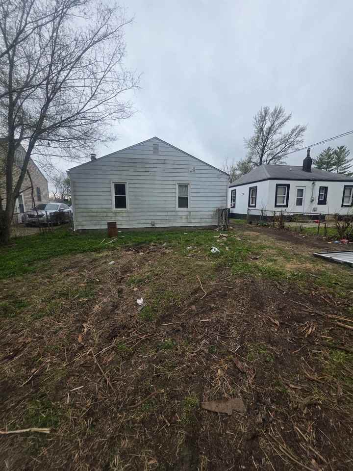 1828 W Leafland Ave - Photo 2 of 14