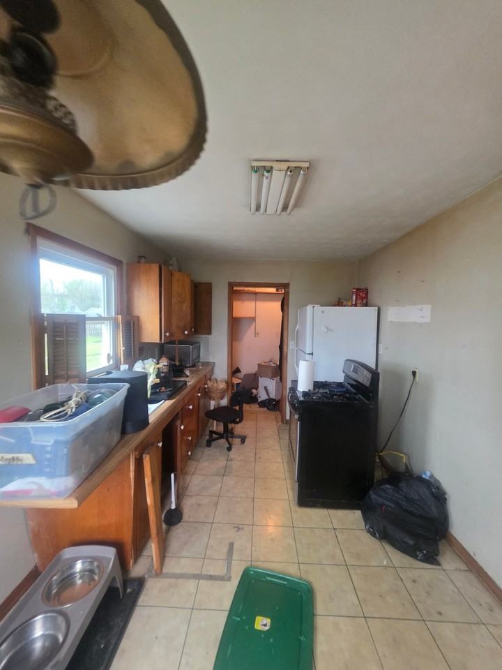 1828 W Leafland Ave - Photo 7 of 14