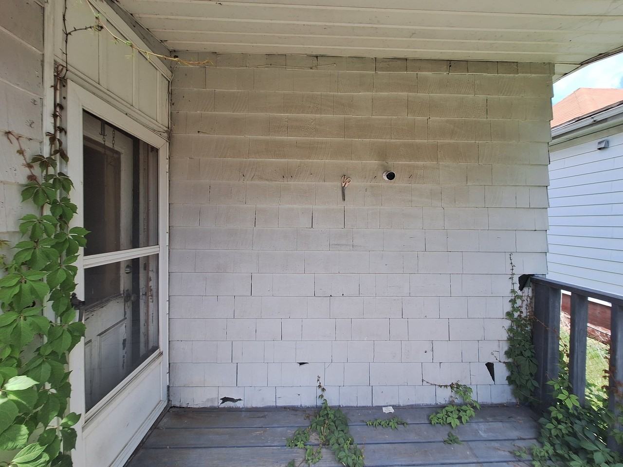 2918 Ne Madison Ave - Photo 4 of 17