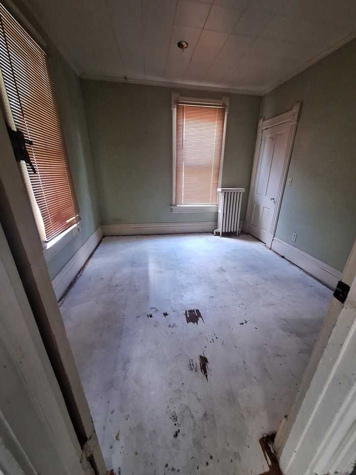 2918 Ne Madison Ave - Photo 6 of 17