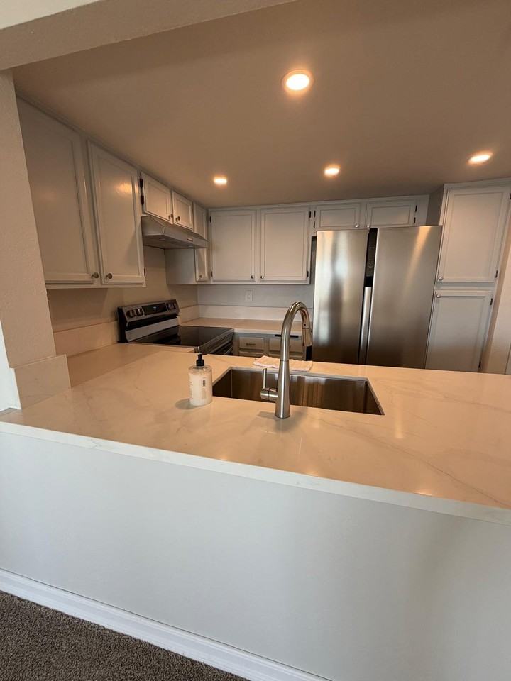545 Pierce St #1206 - Photo 4 of 9