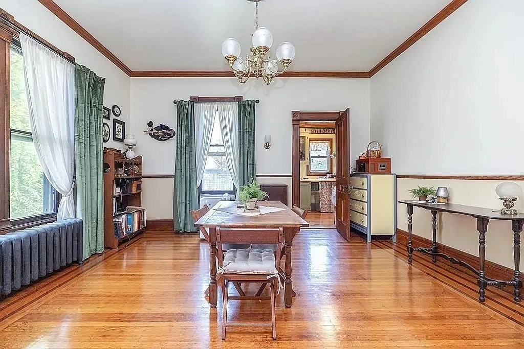 161 Florida St - Photo 2 of 6