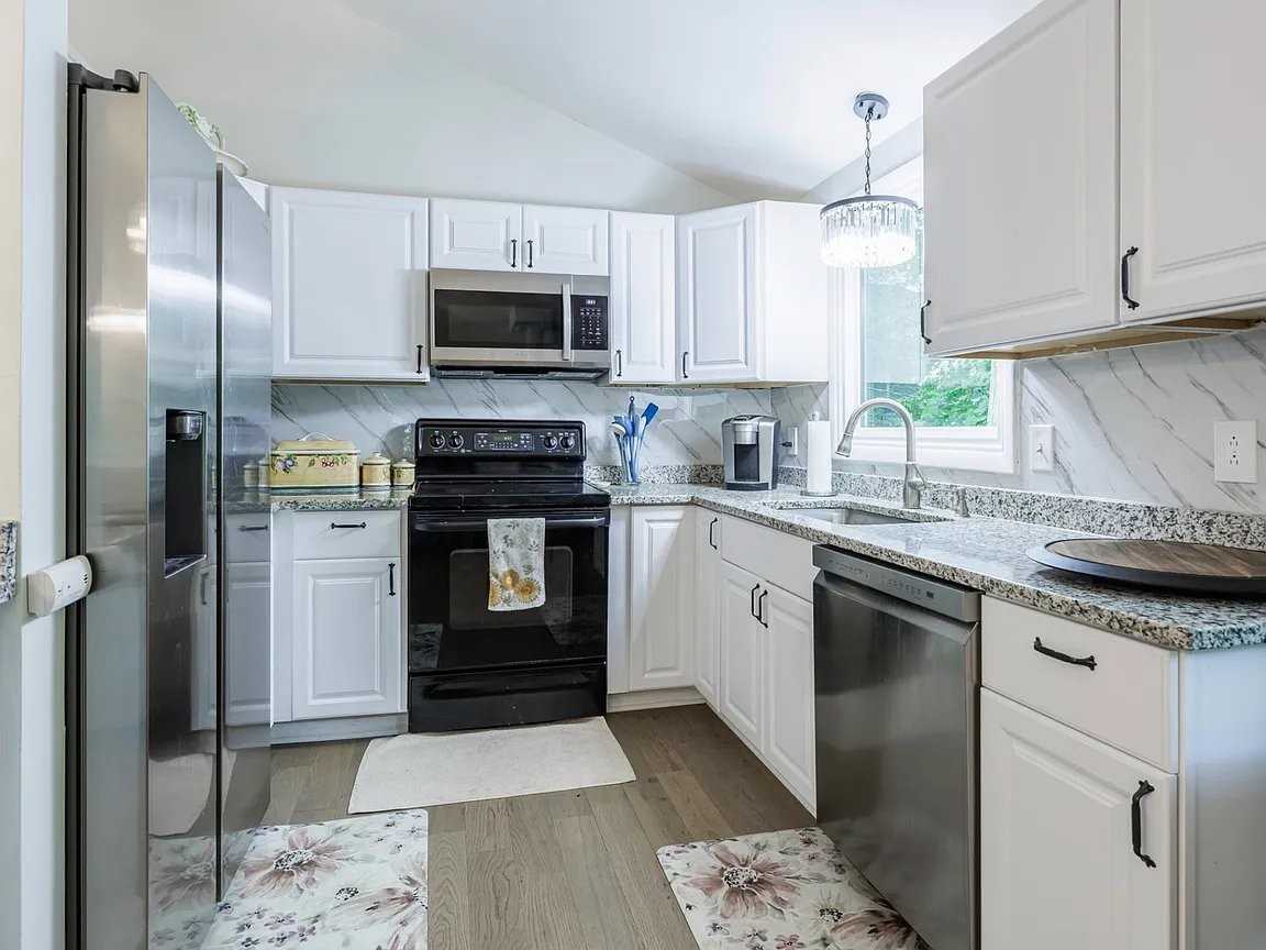 148 Chestnut Hill Dr