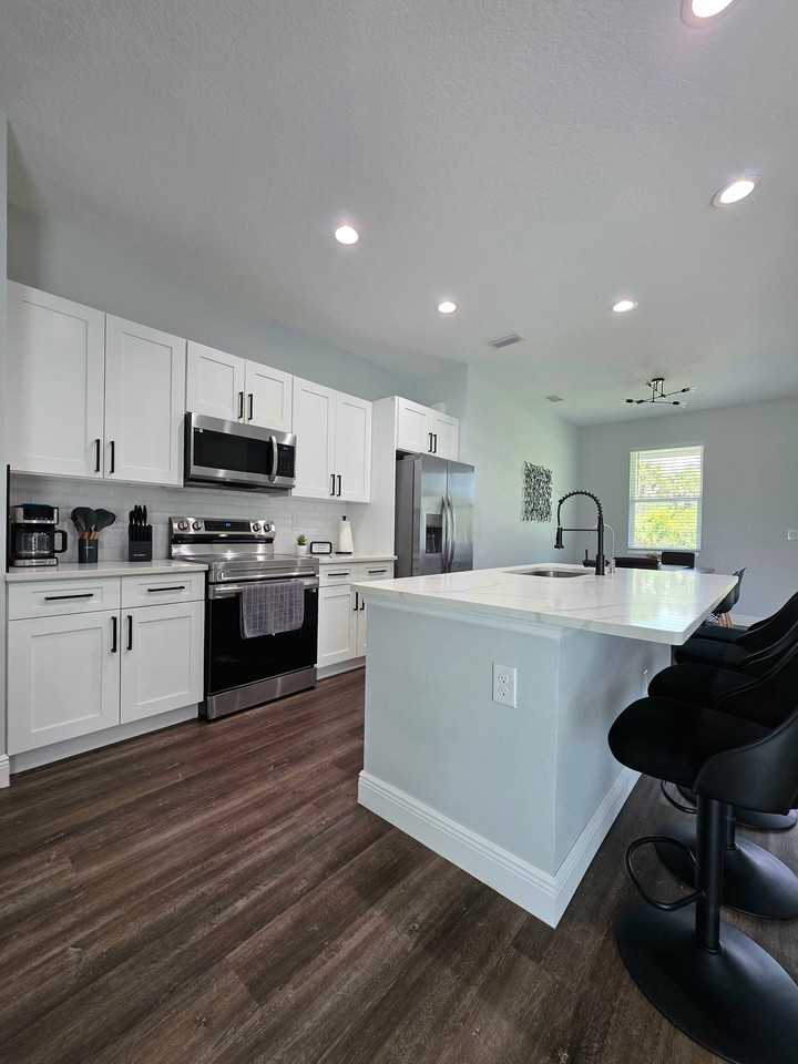 7105 Happiness St - Photo 3 of 20