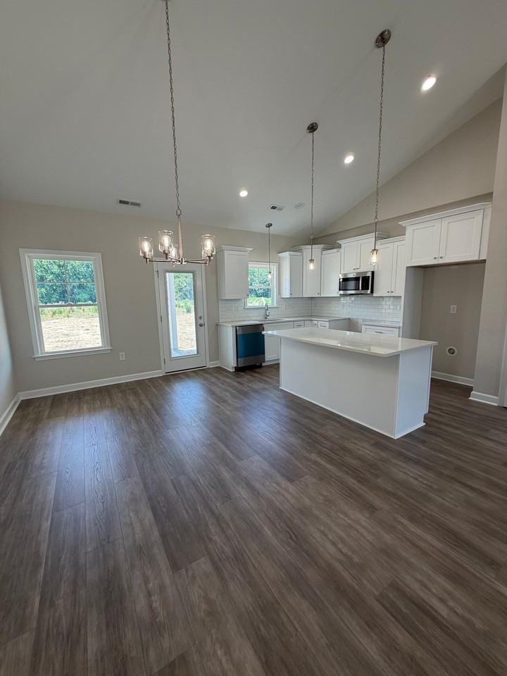 407 Creeks Edge Dr - Photo 5 of 14
